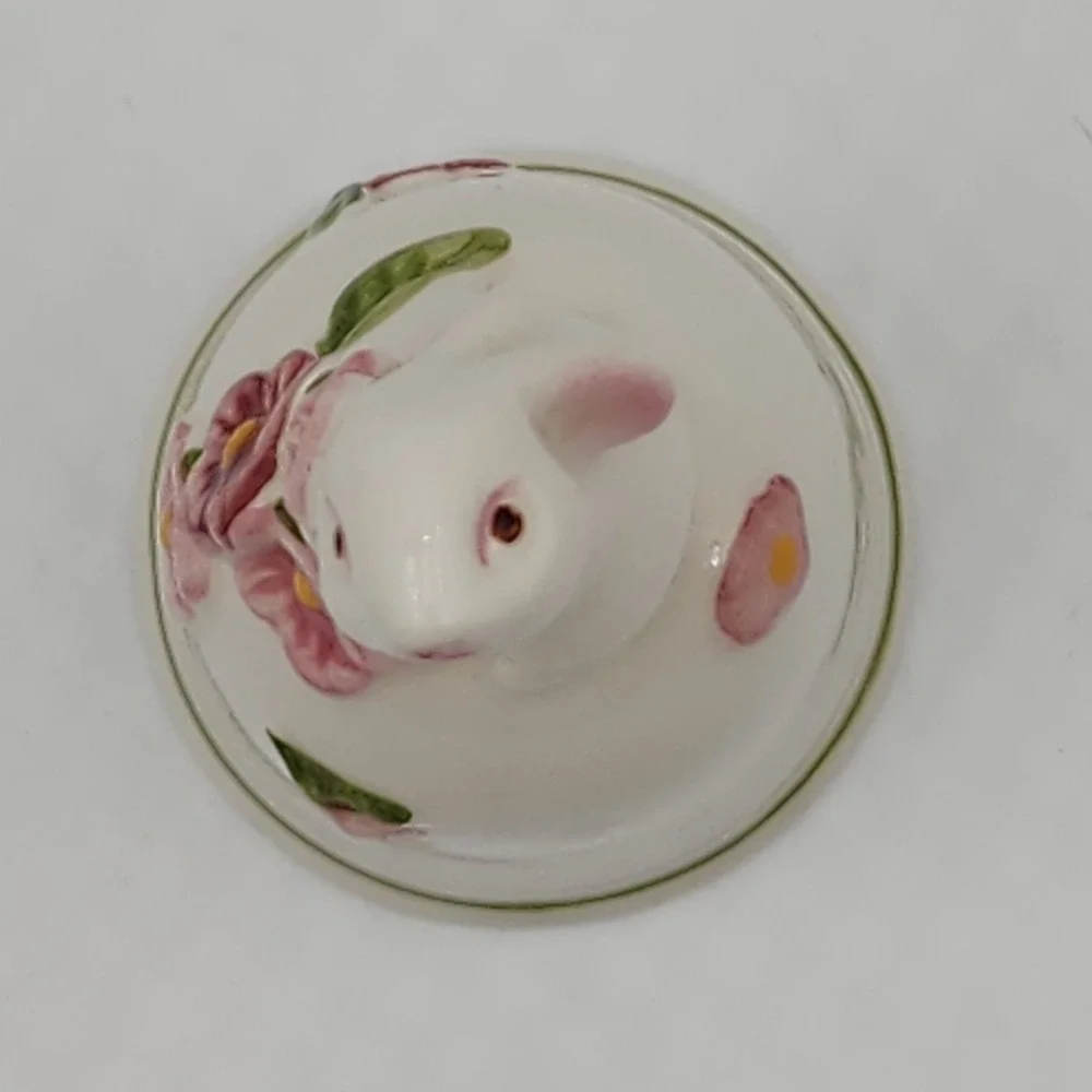 Vintage Avon Bunny Rabbit Bell Ceramic White w/Pink Flowers Weiss Brazil 1984